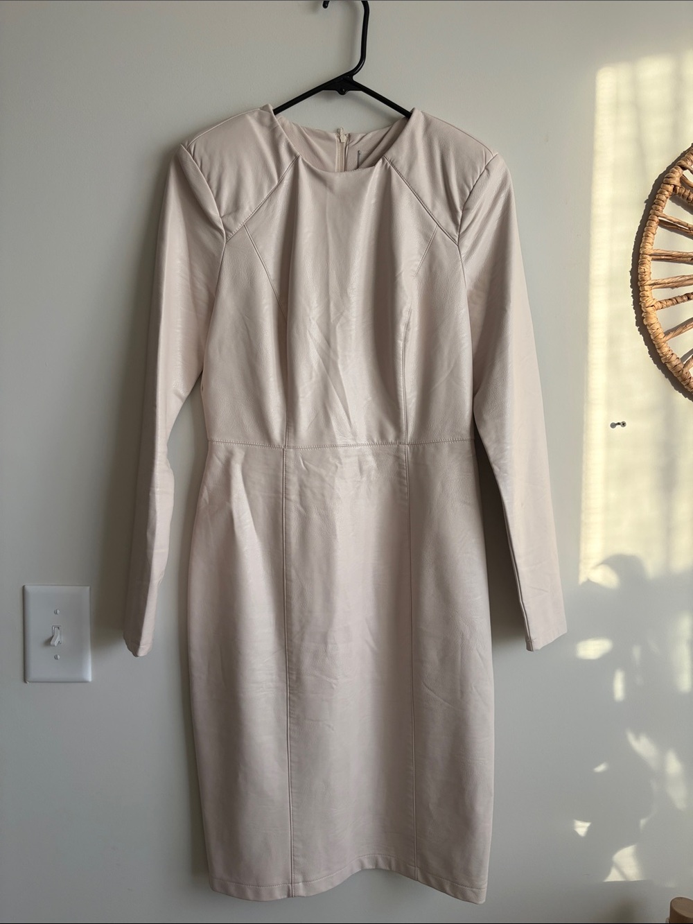Long-Sleeve Cream Sheath Short Dress - size M